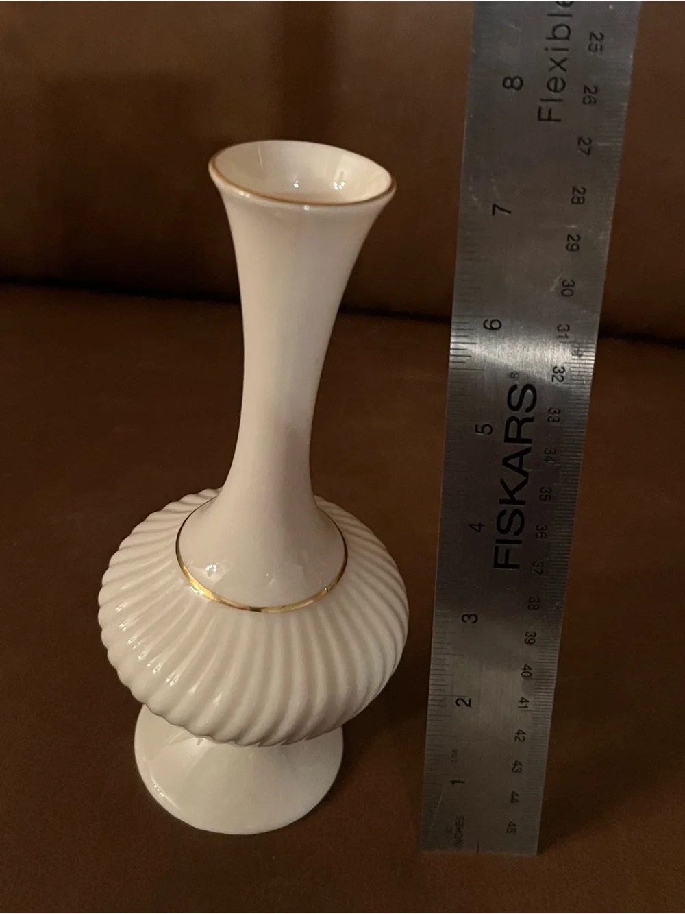 Vtg Lenox Ivory Porcelain Bud Vase w/ 24k Gold Accents
